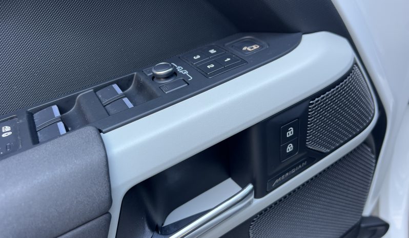 Land Rover Defender 110 3.0d i6 mhev SE awd pieno