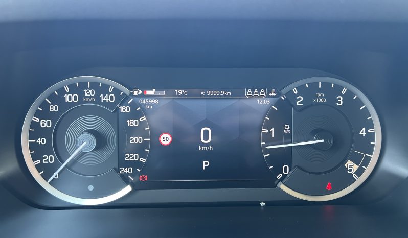 Land Rover Defender 110 3.0d i6 mhev SE awd pieno