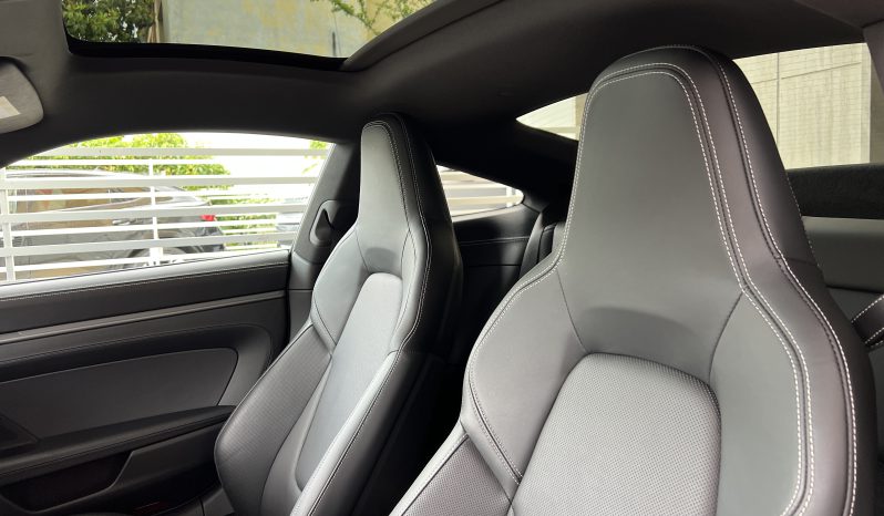Porsche 992 Coupe 3.0 Carrera pieno